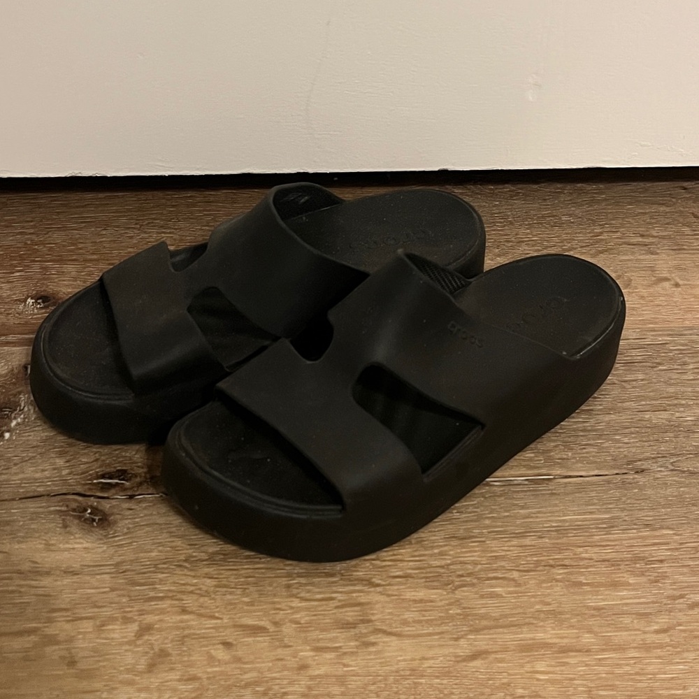 Crocs Black Platform Slide Sandals | Size 7 | Comfort Slides